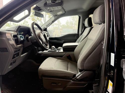 2023 Ford F-150 Lightning XLT