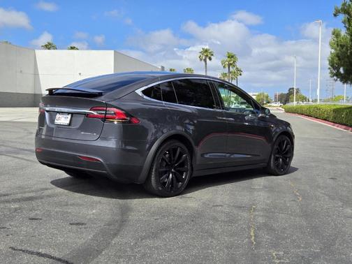2020 Tesla Model X Long Range