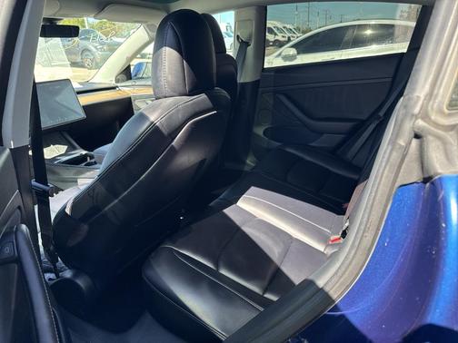 2022 Tesla Model 3 Base