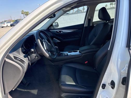 2024 INFINITI Q50 LUXE