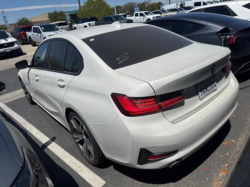 2022 BMW 330 i