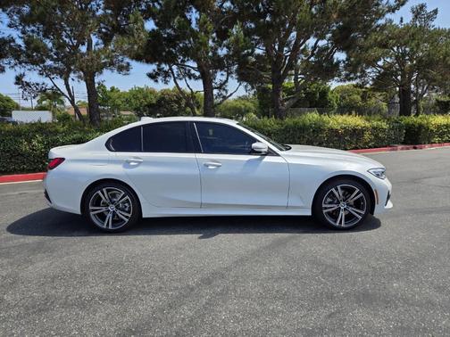2022 BMW 330 i