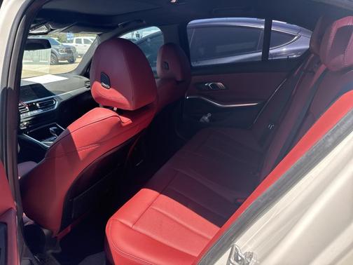 2022 BMW 330 i