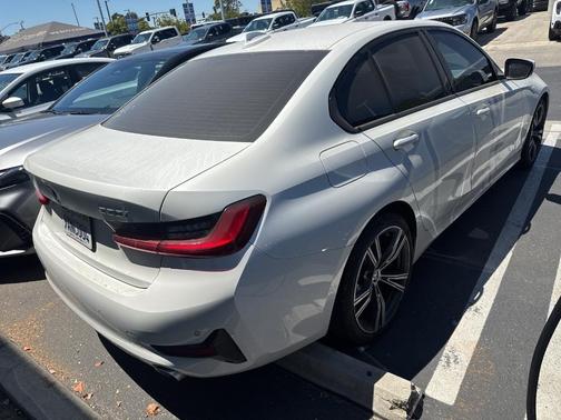 2022 BMW 330 i
