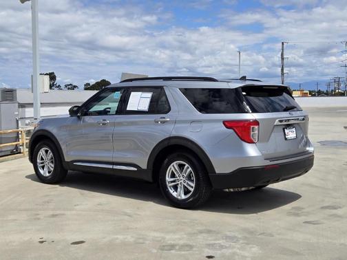 Silver Metallic 2021 Ford Explorer XLT
