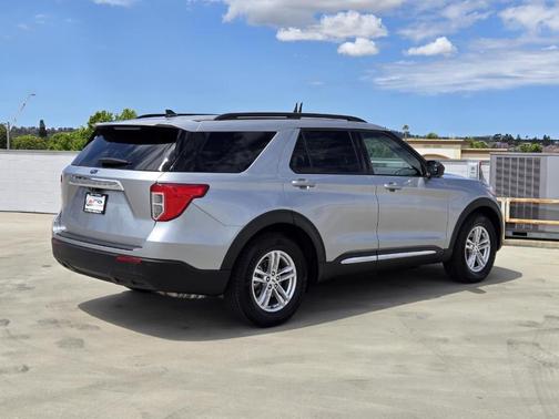 Silver Metallic 2021 Ford Explorer XLT
