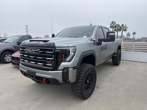 2025 GMC Sierra 2500 AT4