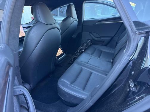 2022 Tesla Model S Base
