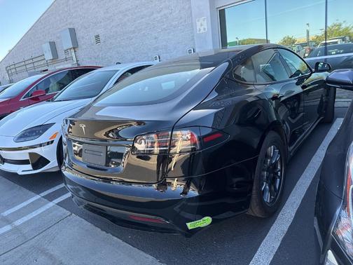 2022 Tesla Model S Base