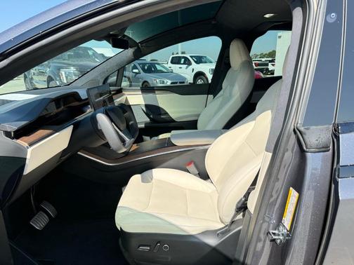 2022 Tesla Model X Base