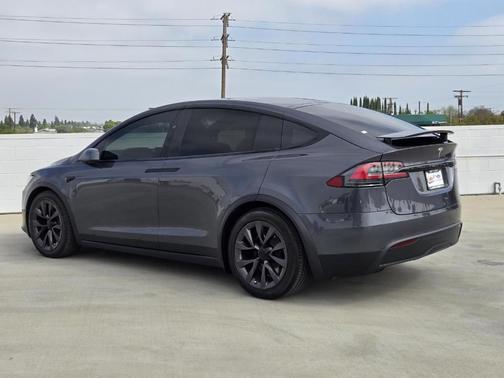 2022 Tesla Model X Base