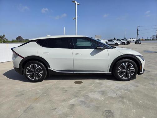 Glacier 2024 Kia EV6 Light
