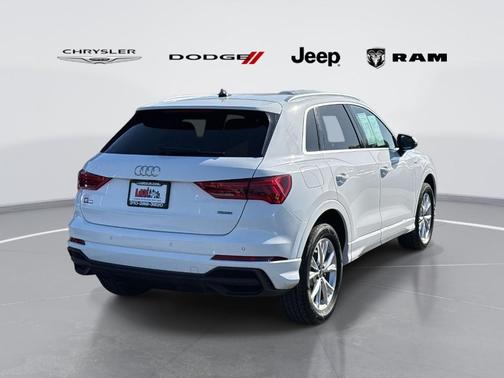 2024 Audi Q3 45 S line Premium