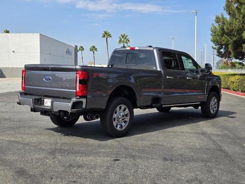 2025 Ford F-350 Lariat Super Duty