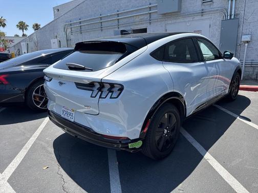 2022 Ford Mustang Mach-E California Route 1