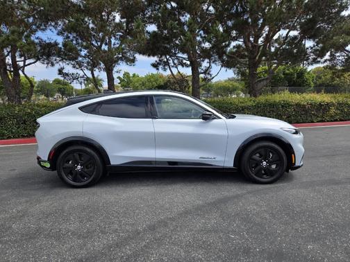 2022 Ford Mustang Mach-E California Route 1