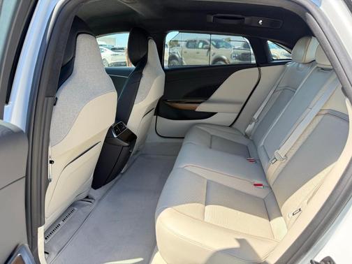 White 2024 Lucid Air Pure