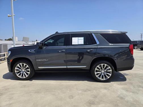 Hunter Green 2022 GMC Yukon Denali