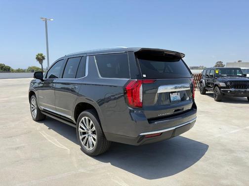Hunter Green 2022 GMC Yukon Denali