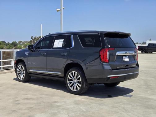 Hunter Green 2022 GMC Yukon Denali