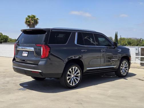 Hunter Green 2022 GMC Yukon Denali