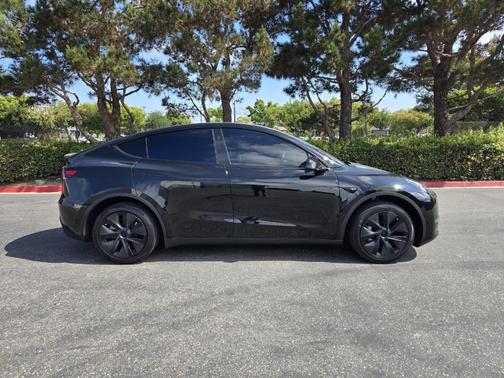 2025 Tesla Model Y Long Range