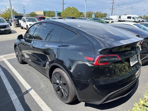2025 Tesla Model Y Long Range