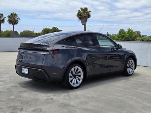 Black 2026 Tesla Model Y PREMIUM