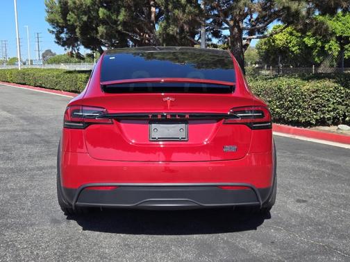 2022 Tesla Model X Plaid