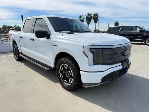 2022 Ford F-150 Lightning XLT