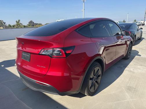 2025 Tesla Model Y Long Range