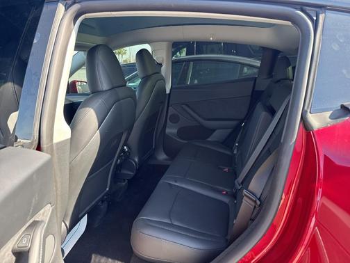 2025 Tesla Model Y Long Range