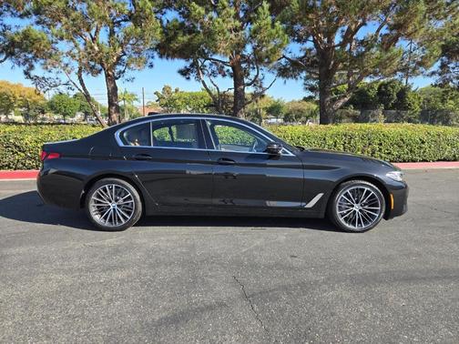 2023 BMW 530 i