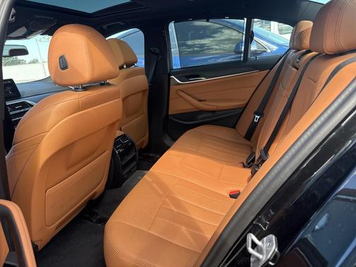 2023 BMW 530 i