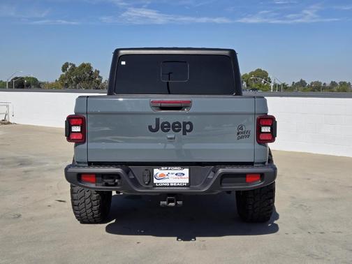 2024 Jeep Gladiator Sport