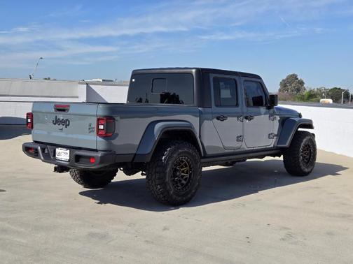 2024 Jeep Gladiator Sport