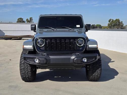2024 Jeep Gladiator Sport