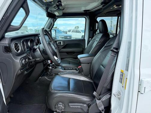 Bright White Clearcoat 2023 Jeep Wrangler 4xe Sahara