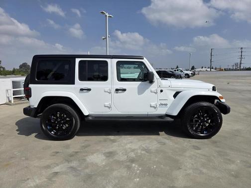 Bright White Clearcoat 2023 Jeep Wrangler 4xe Sahara