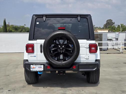 Bright White Clearcoat 2023 Jeep Wrangler 4xe Sahara