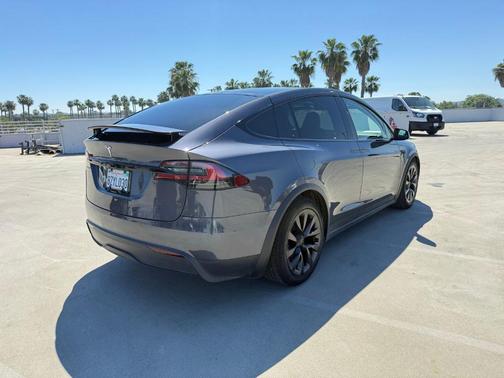 2022 Tesla Model X Base