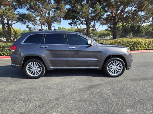 2017 Jeep Grand Cherokee Summit