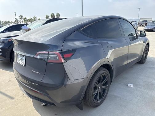 2024 Tesla Model Y Long Range