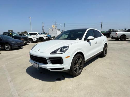 White 2022 Porsche Cayenne AWD