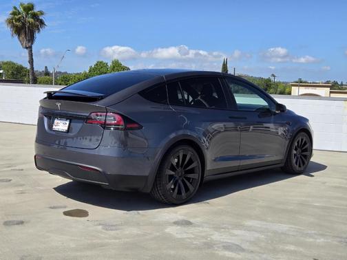 Gray 2022 Tesla Model X Base