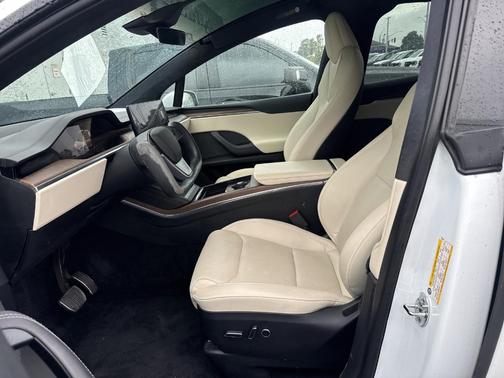 2022 Tesla Model X Base