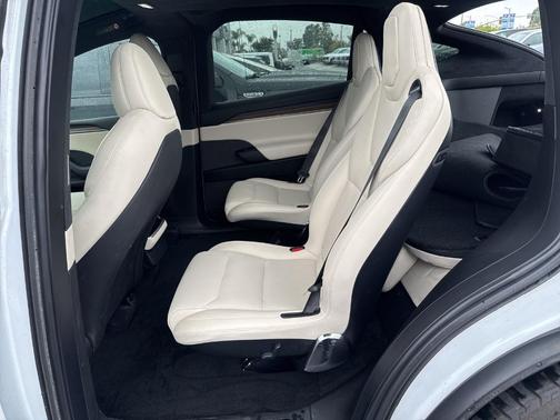 2022 Tesla Model X Base