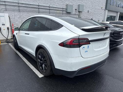 2022 Tesla Model X Base