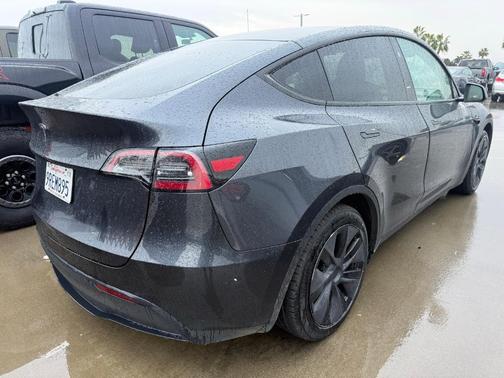 2025 Tesla Model Y Long Range