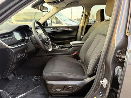 2022 Jeep Grand Cherokee Laredo